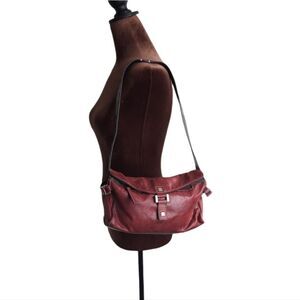 Vintage burgundy medium sized leather shoulder bag